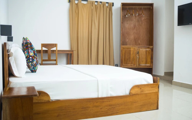 Azuria Hotel