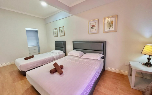 PENTHOUSE MARINA COURT VACATION HOME 5 BEDROOMS KOTA KINABALU 15pax