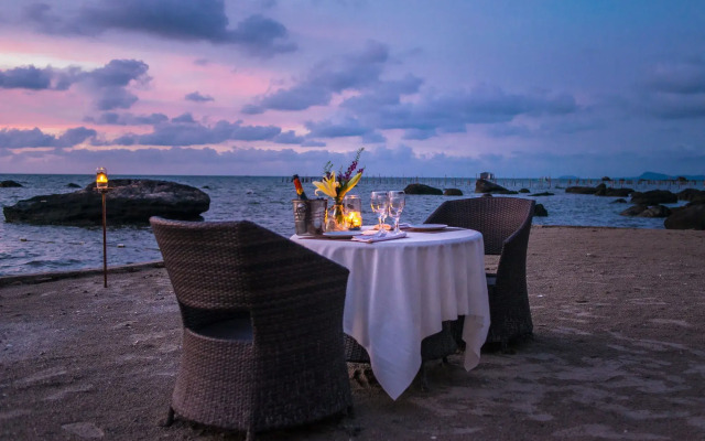 Rocks Beach Boutique Bungalows