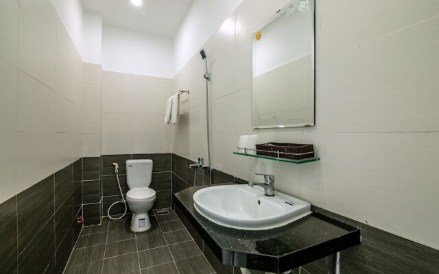 Spot On 855 Lucky Hotel