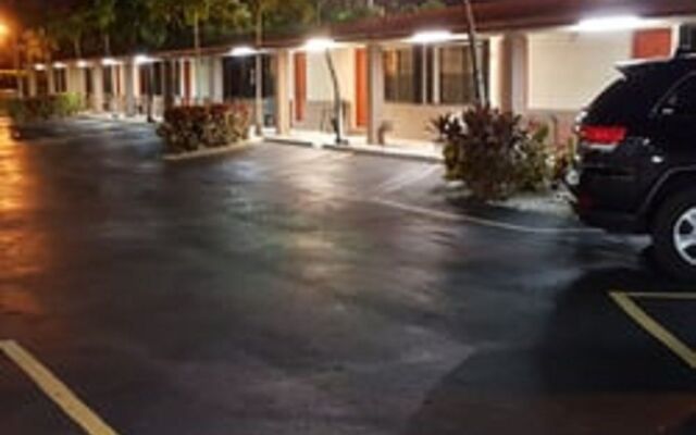 Deluxe Inn Motel - Homestead