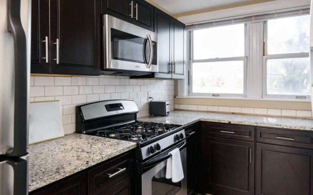 Classic Cwe Apts With Full Kitchen By Zencity