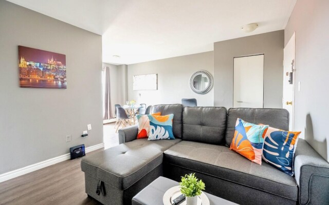 2BR Apt w King Bed and Netflix- Prime Location