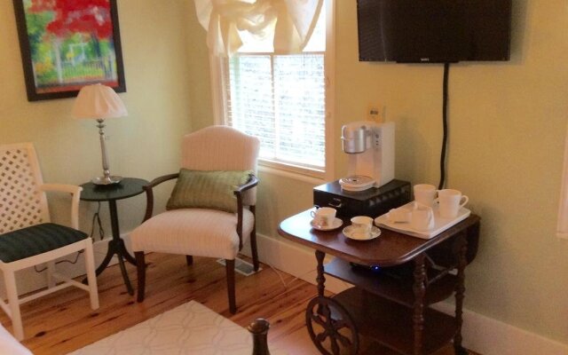 Scarlet Tunic Bed and Breakfast