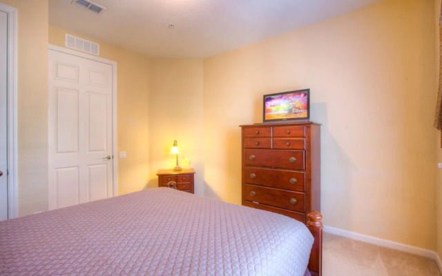 Lovely Third-floor Vista Cay Resort Condo!