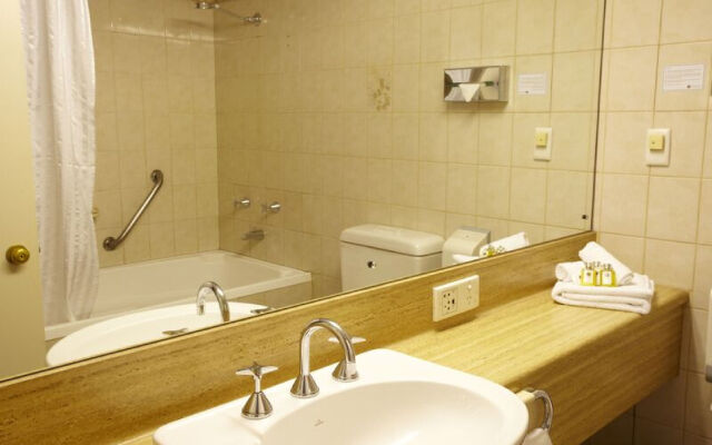 Comfort Hotel Adelaide Meridien