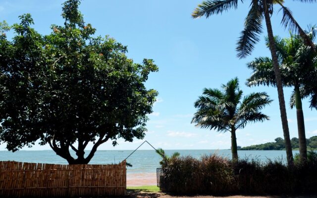 Saffron Beach Bistro & Cottages