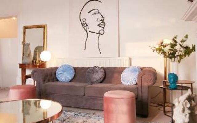 Elegant 5 Bed 4 Bath Vogue House Parisian Style Home