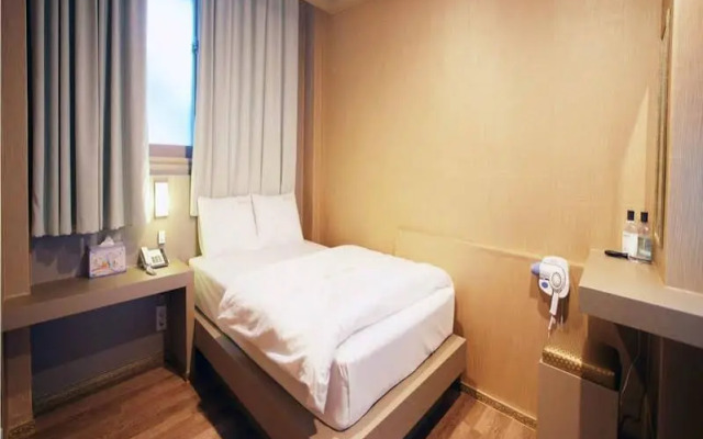 Hotel Raum Jeju