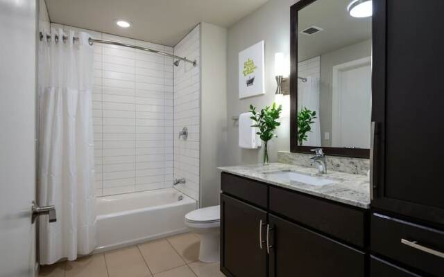 Downtown Dallas CozySuites w/ gym #2