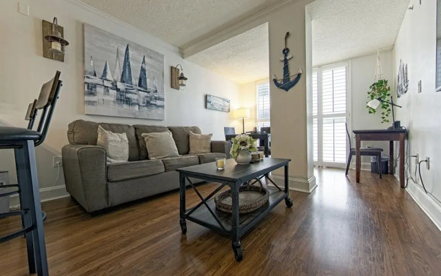 1 Bedroom Steps to Marina and CocoWalk