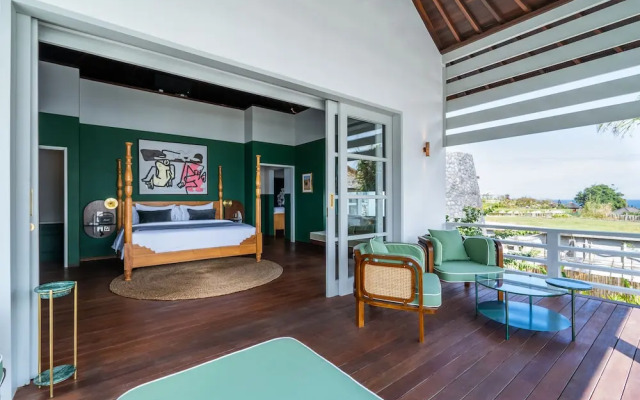 Ulu Cliffhouse