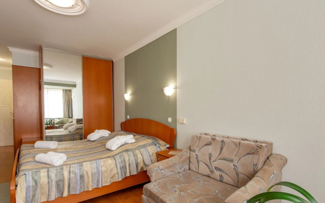 Aqua Blue Hotel