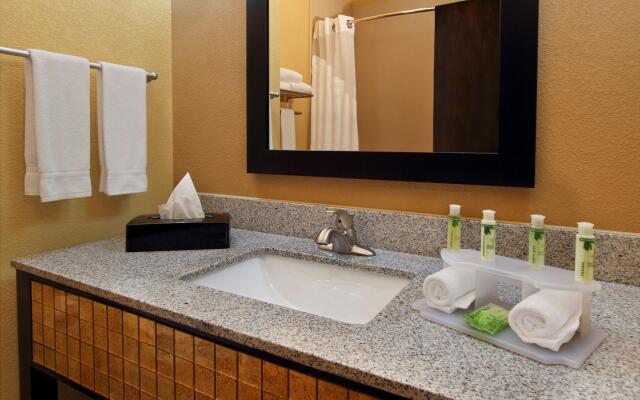 Holiday Inn Express & Suites Houston East - Baytown by IHG