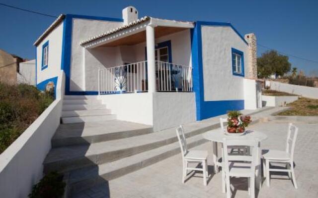 Casa Azul Da Relva, Com Piscina