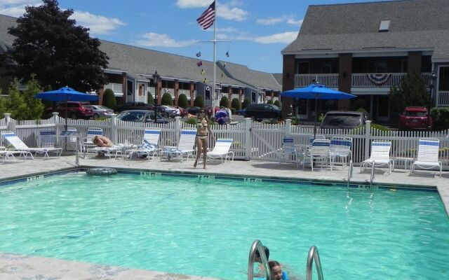 Elmwood Resort Hotel