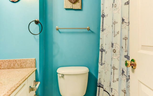 Beachers Lodge by Vtrips