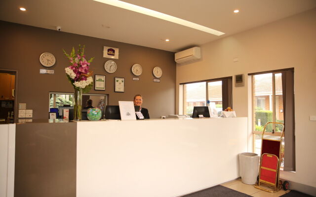 Best Western Airport Motel and Convention Centre
