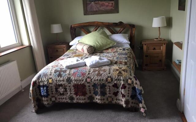 Lyntom House B&B