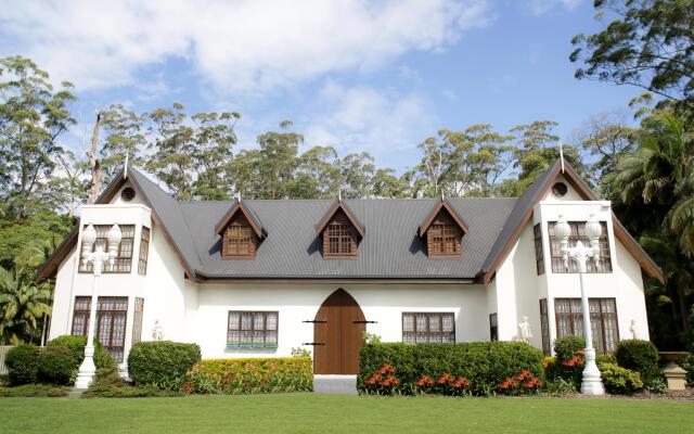 Mt Tamborine Stonehaven Boutique Hotel