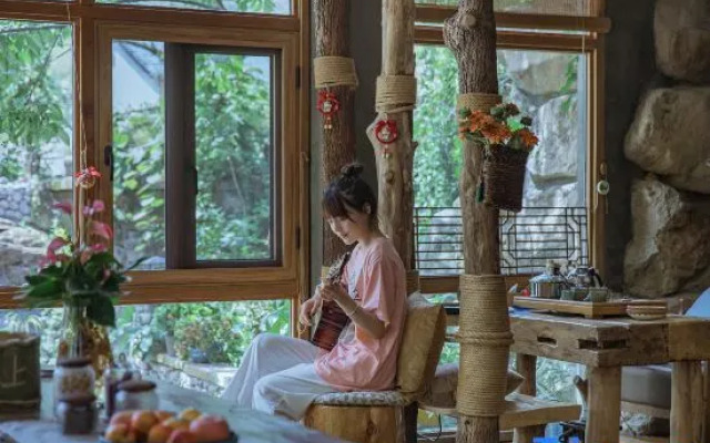 Anji Qingshi Shang · Cave Hot Spring Homestay