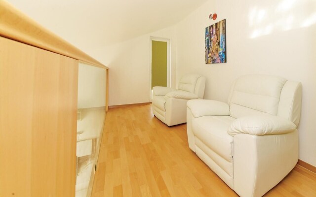 Beautiful Home in Miskovici With Wifi and 2 Bedrooms