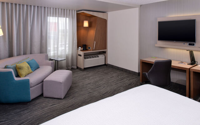 Courtyard by Marriott Saskatoon Airport
