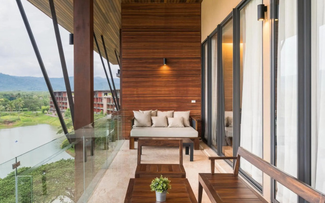 Atta Lakeside Resort Suite
