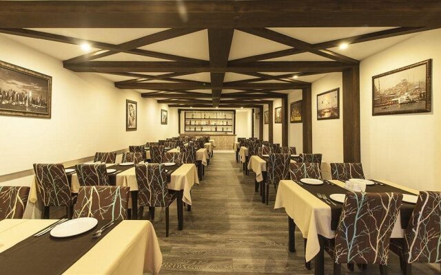 Golda Hotel