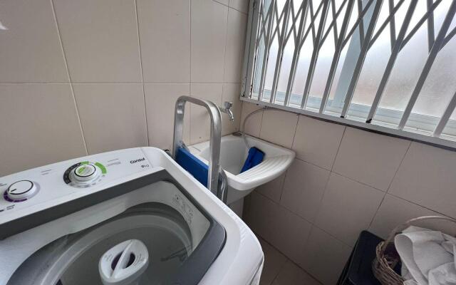 Lindo Apto a 100m da Praia de Jurere Crj101