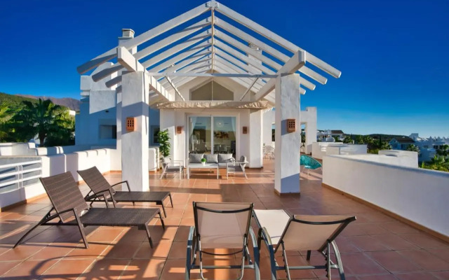 AL-321 Penthouse 3 bedrooms Alcazaba Lagoon