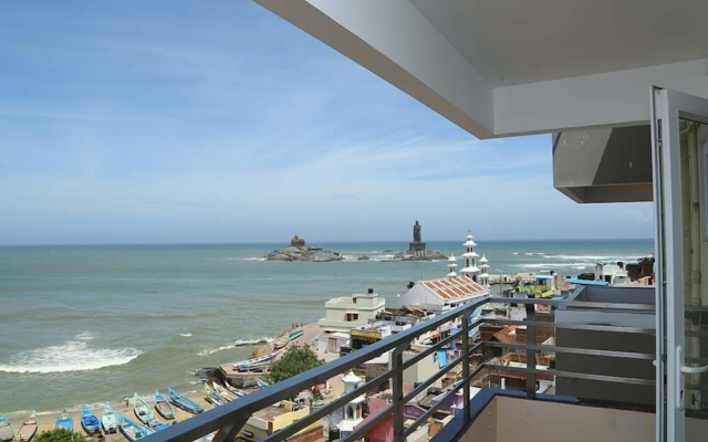 Hotel Maadhini