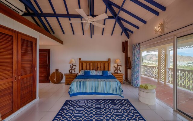 Stunning Orient Bay Ocean Views, Walk to the Beach! AC, Free Wifi, Swimming Pool