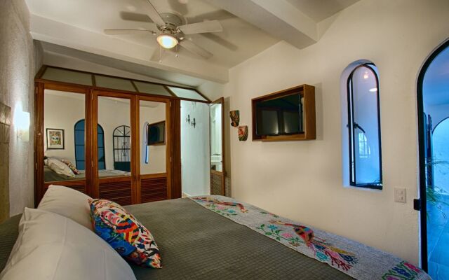 Casa Cielo 3 BR by Casago
