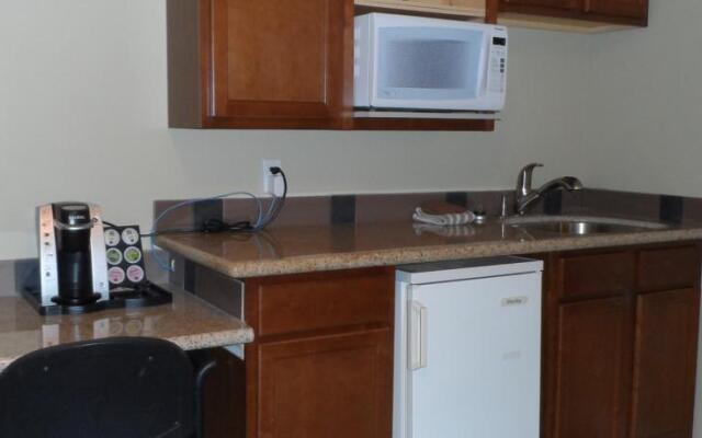 Above The Beach Guest Suites