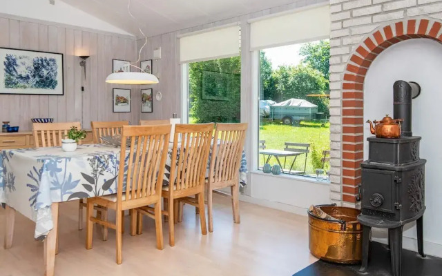 6 Person Holiday Home in Glesborg-by Traum