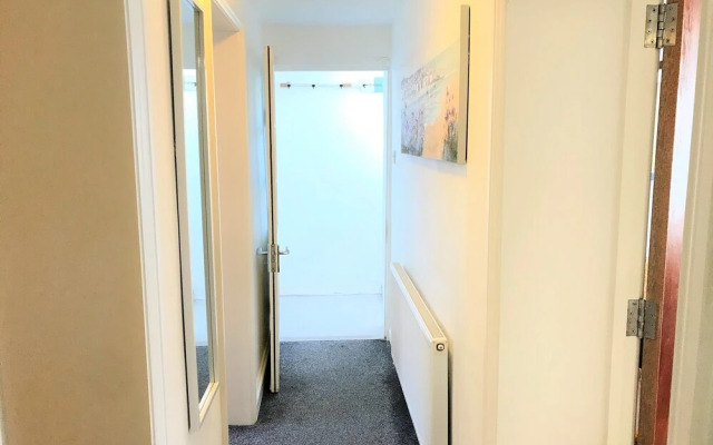 Grafton Seaside Apartment With Parking