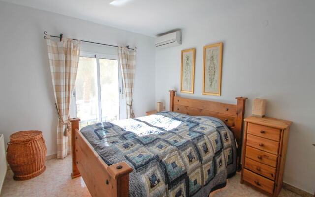 Sola - pretty holiday property with garden and private pool in Benissa