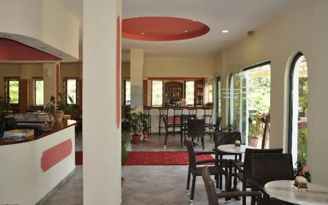 Hotel Pyrros