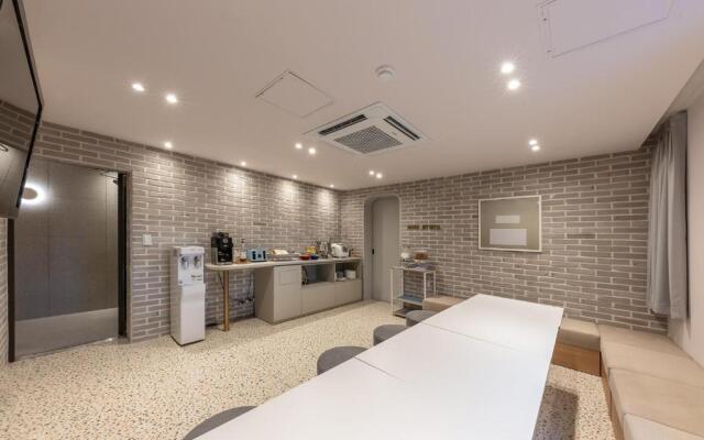 Brown-Dot Hotel Dongchon Amusement Park
