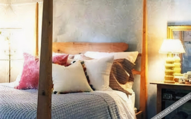 Abby's Guesthouse + Pool