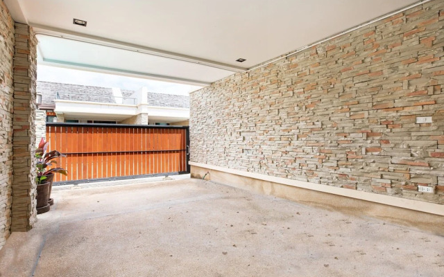 Elegant Grace 2BR Pool Villa Lexi Rawai