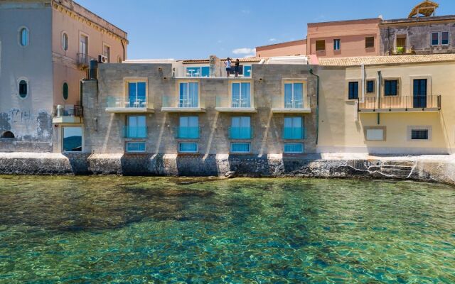 Re Dionisio Luxury Suites