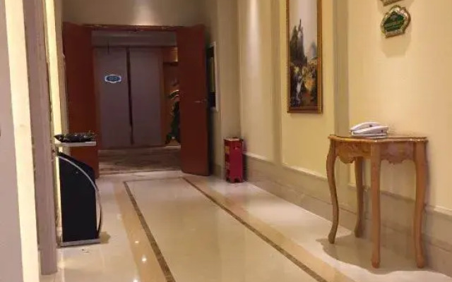 Vienna Hotel ( (Loft) Nanchang Xianghu Xiaolan Industrial Park Branch)