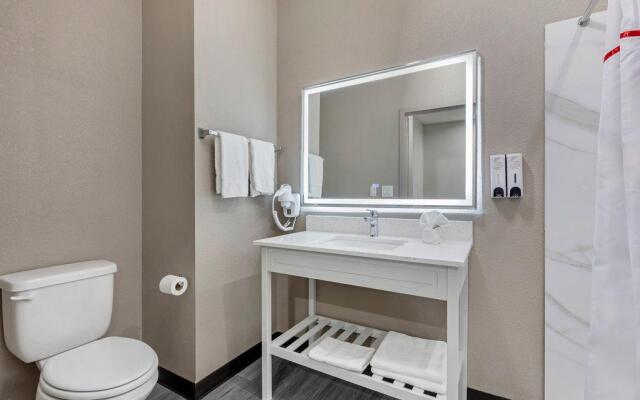 Red Roof Inn Hutchins