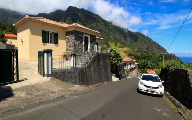 Casa do Passo by Analodges