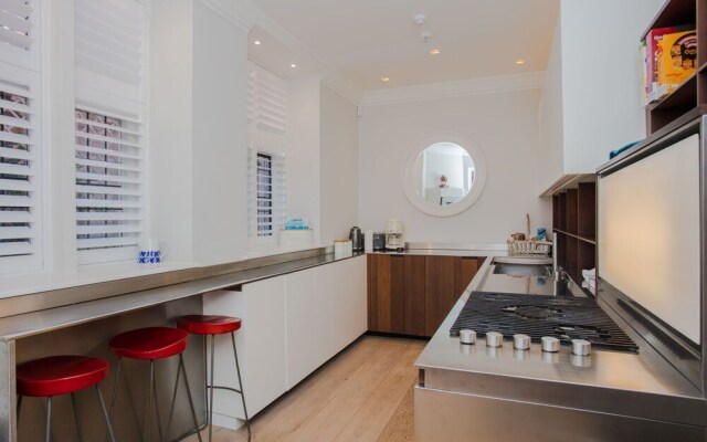 Exquisite Cadogan Square Knightsbridge Apartment