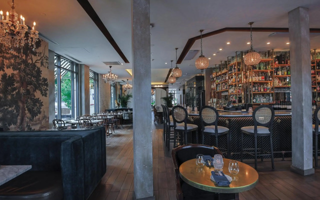 Porter Square Hotel