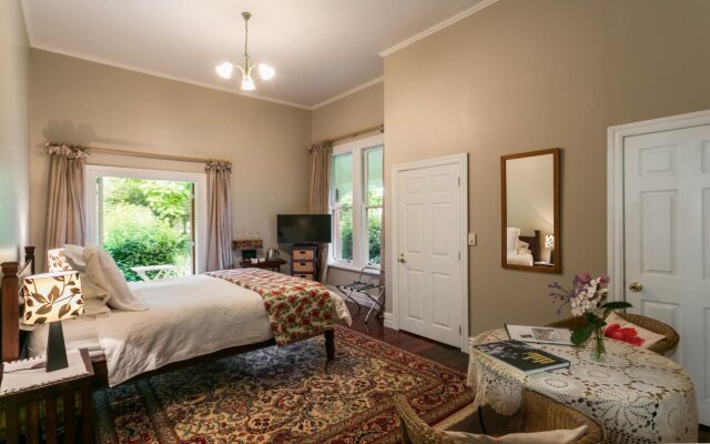 Hawthorne Country House