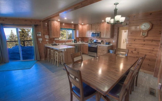 Hch1475 - Heavenly Lake View Retreat 5 Bedroom Home